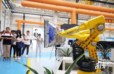 四份&ldquo;強(qiáng)企榜單&rdquo;背后,大灣區(qū)的新趨勢(shì)你讀懂了嗎?